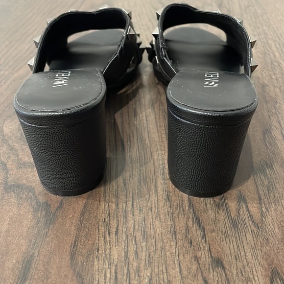 Vaneli slides - Picture 3 of 7